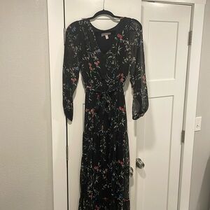 Women’s maxi dress.